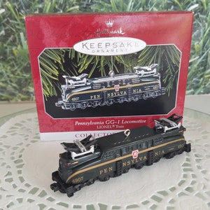 Pennsylvania GG-1 Locomotive Lionel Train Hallmark Ornament Christmas 1998