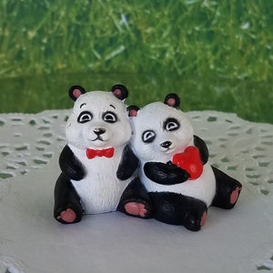 Pandas Hallmark Merry Miniature Valentine 1986