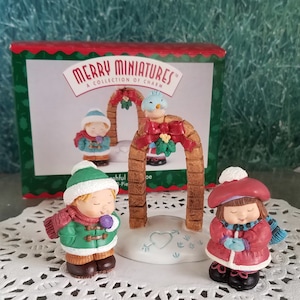 Bashful Mistletoe Hallmark Merry Miniatures Set Christmas 1996
