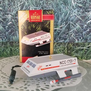 Shuttlecraft Galileo Magic Voice Light Hallmark Ornament 1992
