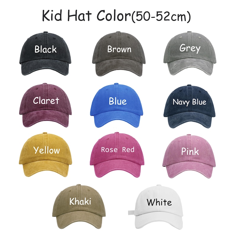 K&ouml;nnte beinhalten: Eine Auswahl von zehn Baseballkappen in verschiedenen Farben: Schwarz, Braun, Grau, Weinrot, Blau, Marineblau, Gelb, Rosenrot, Rosa, Khaki und Wei&szlig;. Jede Kappe ist mit ihrem Farbnamen beschriftet. Die H&uuml;te sind f&uuml;r Kinder, mit einem Umfang von 50-52 cm.