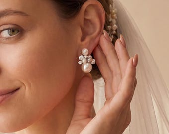 Orecchini a perno con perle, orecchini a grappolo con perle, orecchini minimalisti, orecchini da sposa in argento, regalo per damigella d'onore, regalo di anniversario, regali per la mamma