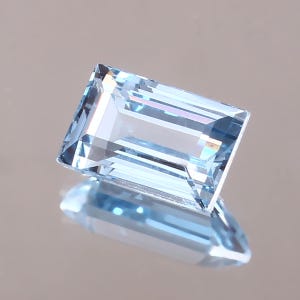 Fine Quality Flawless Brazilian Aquamarine Loose Emerald Cut Gemstone For Rings & Jewellery 13x9 mm
