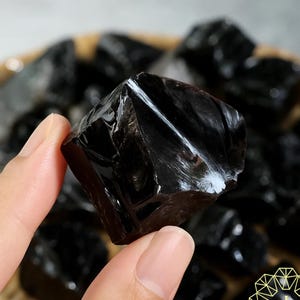 2 pcs Raw Black Obsidian Stones, Natural Rough Obsidian Gemstones, Black Obsidian Crystals, Root Chakra, Mineral Specimens, Protection Stone