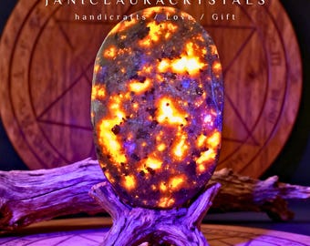 天然ユーパーライト蛍光ソーダライトストーン、UV反応性結晶、鉱物標本