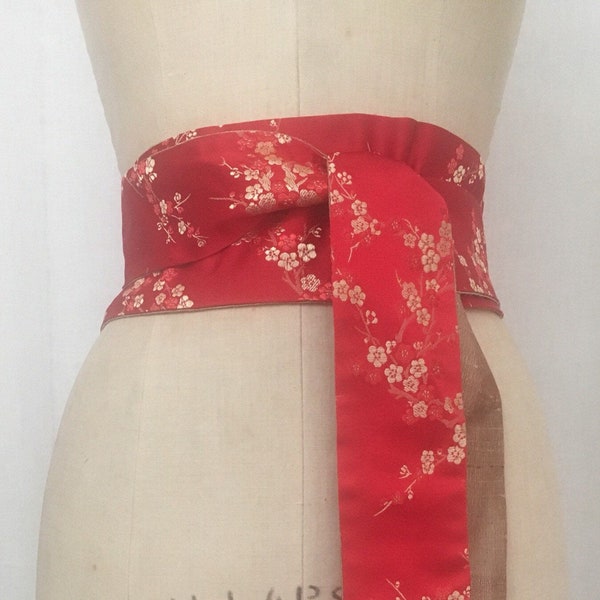 Cherry Blossom Asian Brocart et Shantung Réversible Obi Sash, Rouge et Or