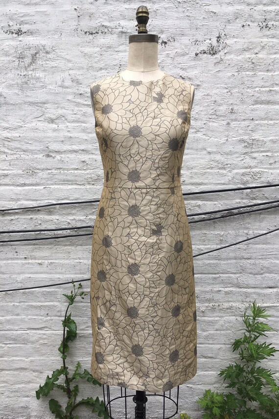 Items similar to Daisy Pattern Brocade Simple Sheath Dress, size Medium ...