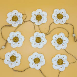 Crochet Daisy Garland — Rustic Crochet Flower Banner — Handmade Boho Wall Hanging