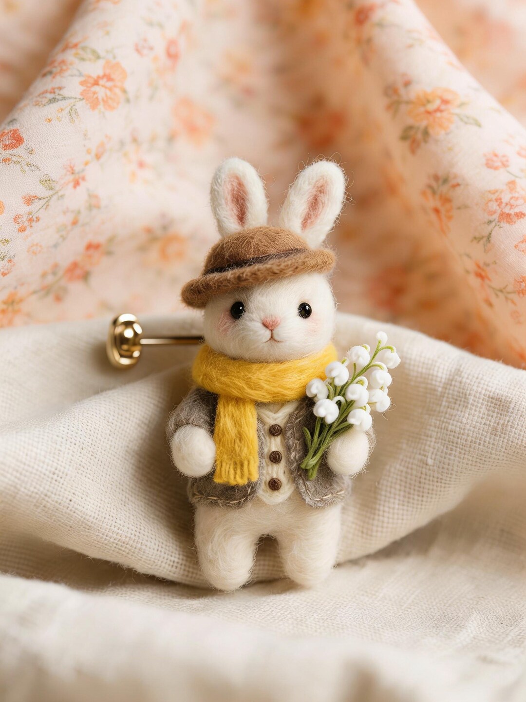 Wool Felt Rabbit Brooch | Cute Decoration, Valentine's Day Gift ...