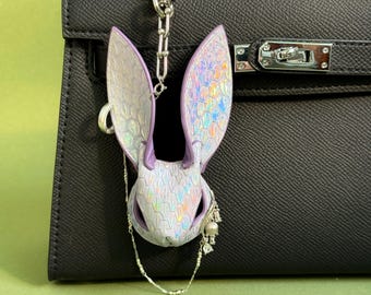 Pingente para bolsa em couro de coelho com estampa iridescente de pele de cobra, pingente para bolsa em pele de cordeiro feito à mão, pingentes para bolsas