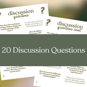 K&ouml;nnte beinhalten: Eine Sammlung von Diskussionskarten mit dem Titel "20 Diskussionsfragen". Die Karten enthalten Fragen zu einem Buch, mit Texten wie "Wie beeinflusst der Schauplatz von The Paper Palace den emotionalen Ton der Geschichte?"