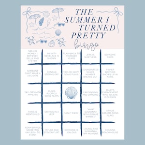 以下が含まれることがあります： 「The Summer I Turned Pretty Bingo」のテキストとビーチをテーマにしたイラストが描かれた、水色のビンゴカード。ビンゴカードには、「Taylor Swift song plays」や「Night Swim」などのフレーズが書かれた正方形があります。