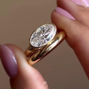 Horizontal 3 Carat Oval Moissanite Wedding Set – Bezel Set Engagement Ring & Matching Gold Band, Modern Minimalist Bridal Set, Anniversary