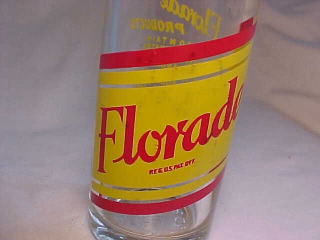 1956 Florade by Newgate Ginger Ale Company Thompsonville, Conn., Clear  Glass Yellow & Red ACL Painted Label Crown Top Soda Bottle 