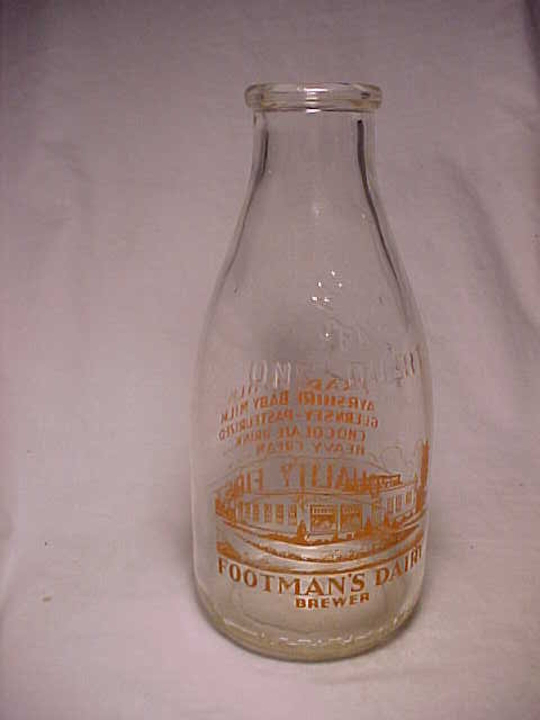 1942 Footman's Dairy Brewer, Maine One Quart Orange Pyro Label Milk