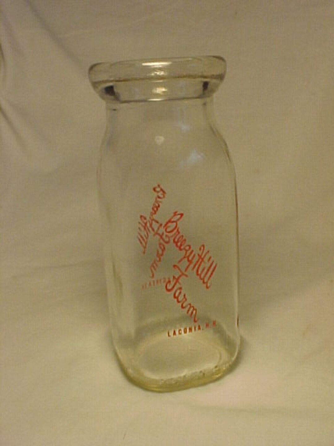 1959 Breezy Hill Farm Laconia, N.H., Half Pint Size Square Orange Pyro