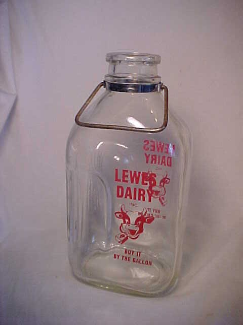 Vintage Old Clear Glass Milk Jug Ideal Farm Dairy 1967 Red Plastic handle  10