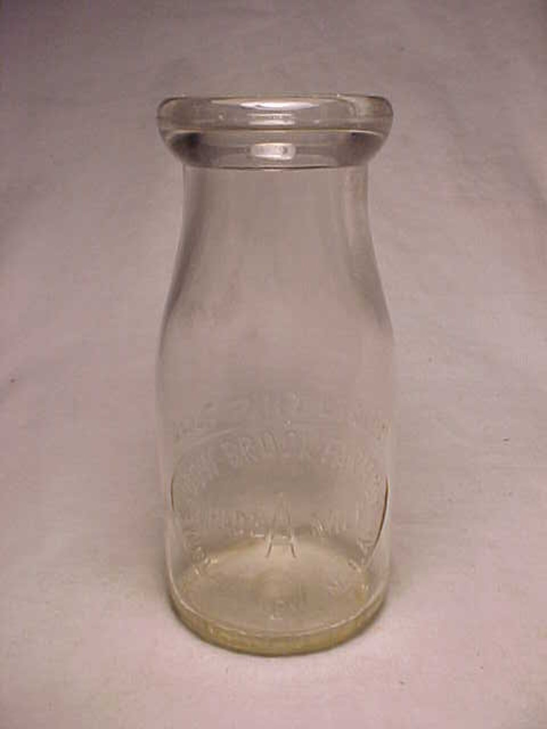 1940 Meadow Brook Farm Dairy Blairstown, N.J., Embossed Half Pint Size