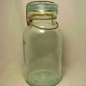 c1910 Trade Mark Lightning ,Trade Mark Lightning Putnam 22 Aqua Glass Quart Fruit Jar Scarce Embossing Fruit Jar Red Book # 1495