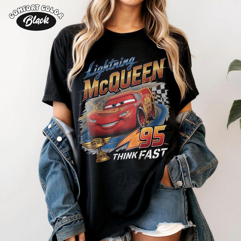 Vintage shirt Lightning McQueen Comfort Colors, jaren 90 retro Disney Cars Land 2026 T-shirt, Radiator Springs familievakantie top, Disneyland Trip Black
