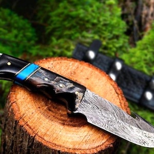 Hand Forged Damascus Bowie Knife | Hunting & Survival Blade | Leather Sheath Included | Unique Wedding, Anniversary or Birthday Gift for Him