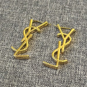 YVES SAINT LAURENTハート型イヤリング 芸能人愛用 イヴサンローランイヤリング ハート形 赤メノウ 綺麗