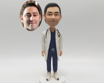 Benutzerdefinierte Doktor Bobblehead - Personalisiertes medizinisches graduiertes oder Ruhestandsgeschenk für Arzt, Krankenschwester oder Gesundheitspfleger