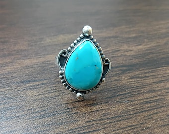 Anillo Mohave, joyería de turquesa Kingman, joyería femenina de diseño artesanal en plata de ley 925.