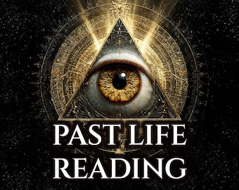 Puede incluir: Un diseño gráfico que presenta un ojo humano grande y detallado centrado dentro de un triángulo dorado y patrones geométricos circulares sobre un fondo negro. El texto "PAST LIFE READING" está impreso en letras mayúsculas blancas debajo del ojo.
