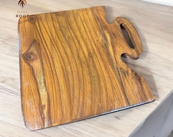 Handgemaakte houten snijplank: rustieke charcuteriedienblad