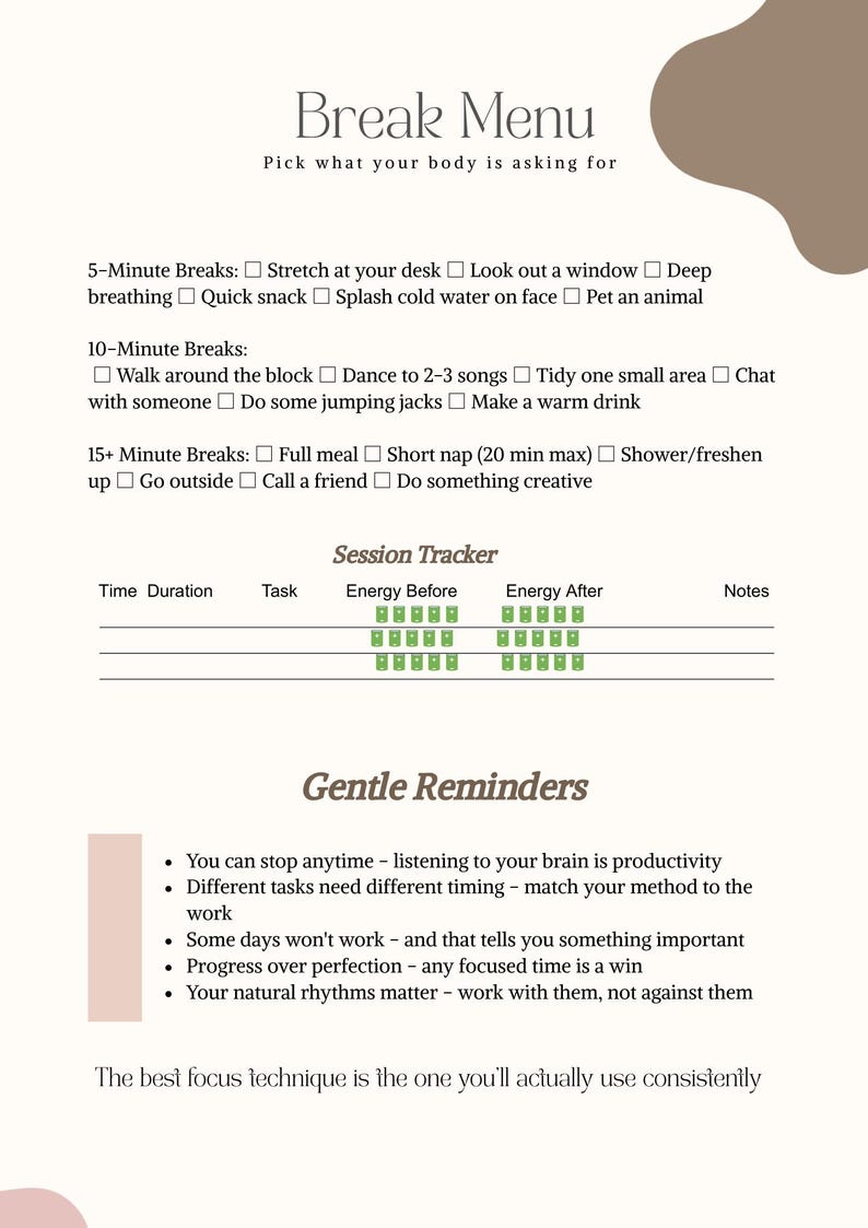 Peut inclure: Ensemble de trois mugs en c&eacute;ramique avec une finition mate et mouchet&eacute;e. Les tasses sont de couleur cr&egrave;me, gris clair et gris fonc&eacute;. Chaque mug a un design simple et minimaliste.