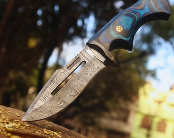 Hand-Forged Damascus Steel Hunting Knife: Color Wood Handle, Leather Sheath