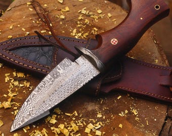 Hand Crafted Damascus Steel Hunting Knife: Rosewood Handle, Leather Sheath