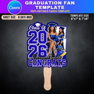 以下が含まれることがあります： 青と白のデザインの卒業ファンテンプレート。 「Class of 2026」、「Olivia Smith」、「Congrats」の文字が入っています。 テンプレートには卒業生の写真が含まれており、サイズは21.59cm x 27.94cmです。
