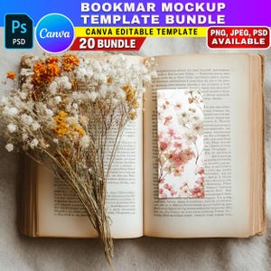 K&ouml;nnte beinhalten: Ein offenes Buch mit einem floralen Lesezeichen und Trockenblumen. Das Lesezeichen hat ein Aquarelldesign aus rosa und wei&szlig;en Blumen. Die Seiten des Buches sind alt, und der Text "BOOKMAR MOCKUP TEMPLATE BUNDLE" ist oben sichtbar.