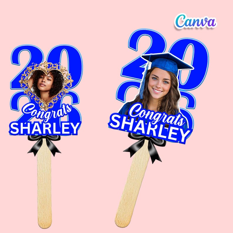 Pode incluir: Dois adere&ccedil;os fotogr&aacute;ficos com tema de formatura. Cada um apresenta um "20" azul com uma foto, as palavras "Congrats SHARLEY" e um la&ccedil;o preto. Uma foto est&aacute; em uma moldura de cora&ccedil;&atilde;o dourado, a outra mostra uma graduada.
