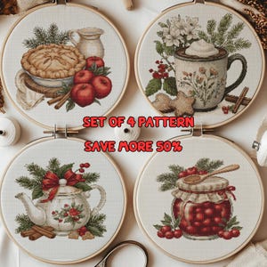 Può includere: Quattro telai da ricamo circolari con disegni a punto croce di una torta di mele, una tazza con panna montata, una teiera con un fiocco rosso e un barattolo di ciliegie. Il testo SET OF 4 PATTERN SAVE MORE 50% è centrato tra i telai.