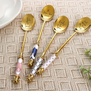 Cuchara de acero inoxidable dorada personalizada, cuchara de café con mango de cerámica, personalización de logotipo