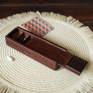 Weekly Pill Organizer – Wooden 7-Day Storage Box, Travel Pill Container, Tablet Medicine Box, Gift for Grandma or Grandfather