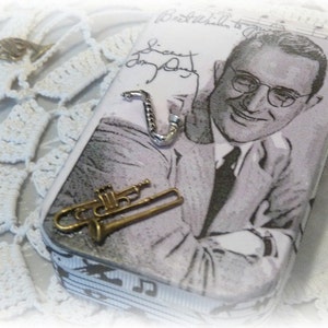 De-Stash, Altered Altoid Zinn, Tommy Dorsey, 1940 3,5 x 2,75 x .50 in. Jazz-Musiker, Andenken-Box, Geldbörse, Kreditkartentasche