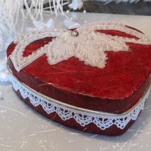 Boîte souvenir en forme de coeur faite main, boîte décorative rouge avec dentelle