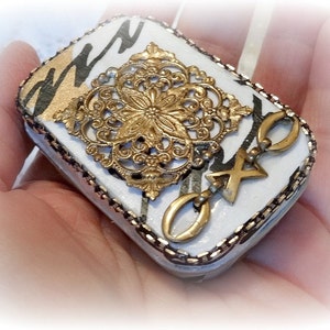 Ring box, Brides Maid Gift, Altered Altoid Mini Tin, Mini Tin, Keepsake Box, Altered Tin Box, Hand decorated Box, Upcycle Recycle, XO