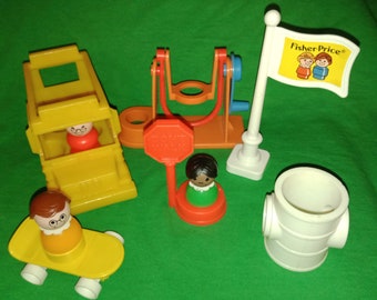 1988 Fisher-Price #2550 Little People School Assorted Pieces
