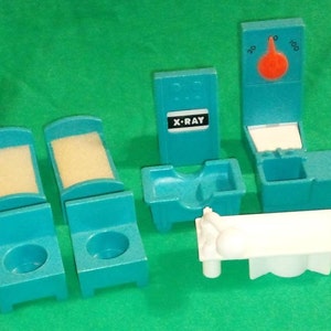 1976 Fisher-Price #931 Play Family Little People Children&#39;s Hospital ~ Assorted Pieces