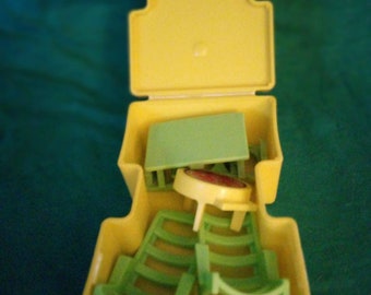 1979 Fisher-Price #992 Little People Pop-Up Camper Accessories