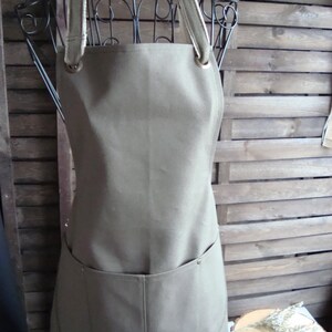 Gardening waterproof apron, Green Hydrophobic 11 oz Canvas  Apron, Shop Apron, Artist's Apron, Crafter's Apron, Workshop Apron, Waxed Apron