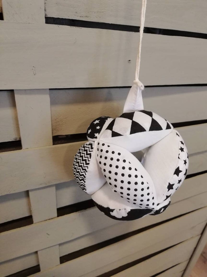 Monochrome Puzzle Ball, Montessori Ball, Puzzle Ball, schwarz weiss Ball, Ying Yang Ball, Monochrome Kindergarten, schwarz weiss, Zero Waste Bild 5