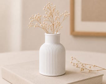 Mini vaso in cemento per fiori singoli, vaso a coste per fiori secchi, decorazione per la casa in stile scandinavo bianco tenue, piccolo vaso fatto a mano
