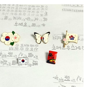 Korean Badge Pin|Taeguk Butterfly,Mugunghwa,Taegukgi Flag,Ramen&Floral Designs,Collectible Lapel Pins,Korea Gift, Korea souvenir,Korea pin