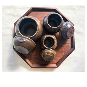 Koreański słoik Onggi z pokrywką – ręcznie robiony rustykalny ceramiczny garnek – tradycyjna glina – mały dekoracyjny pojemnik do przechowywania